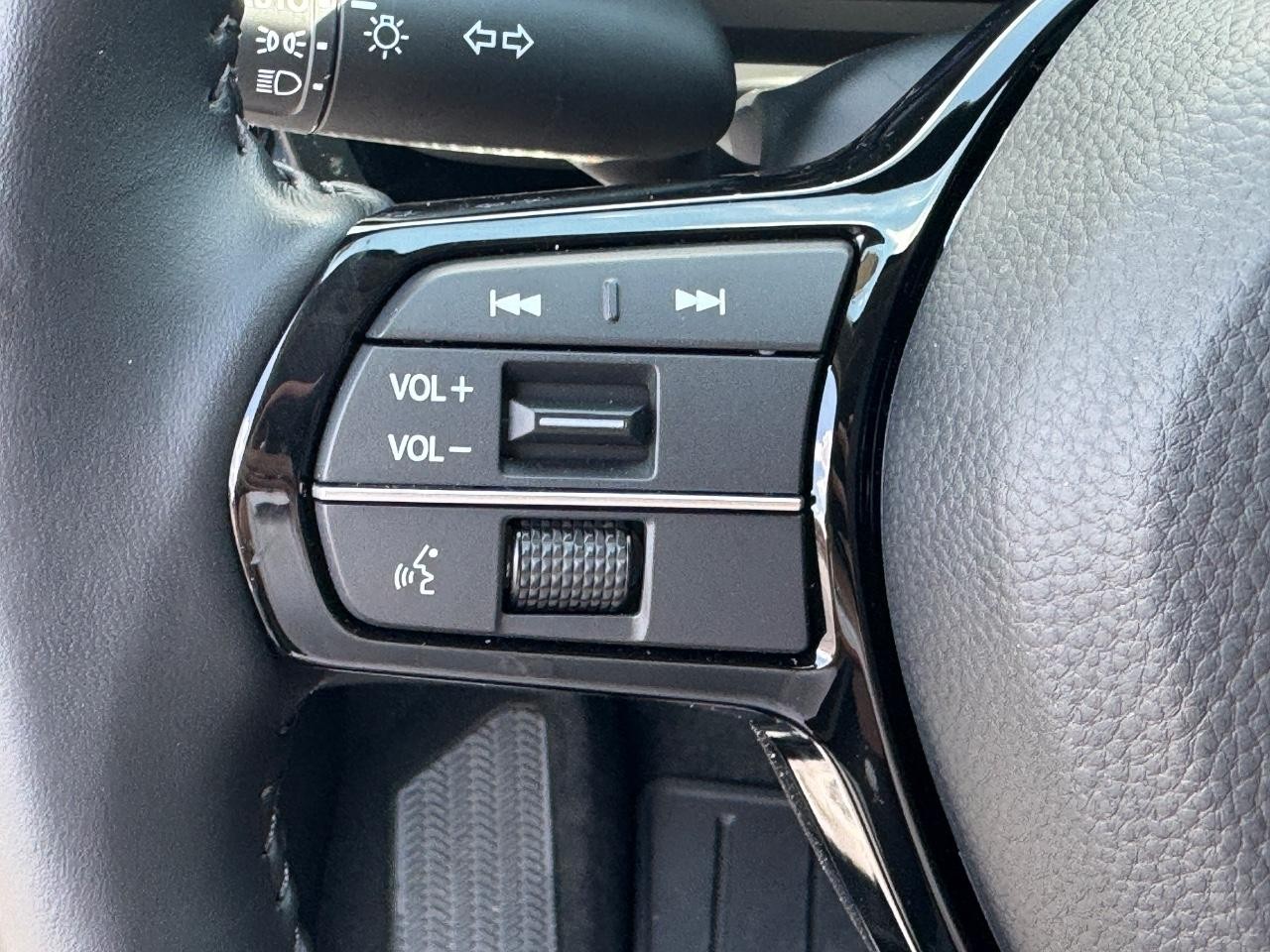 Honda CR-V Vehicle Full-screen Gallery Image 22