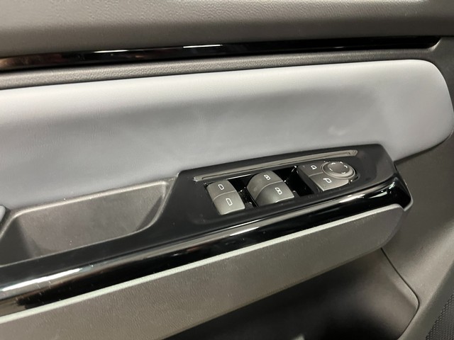 Honda Prologue Vehicle Full-screen Gallery Image 16