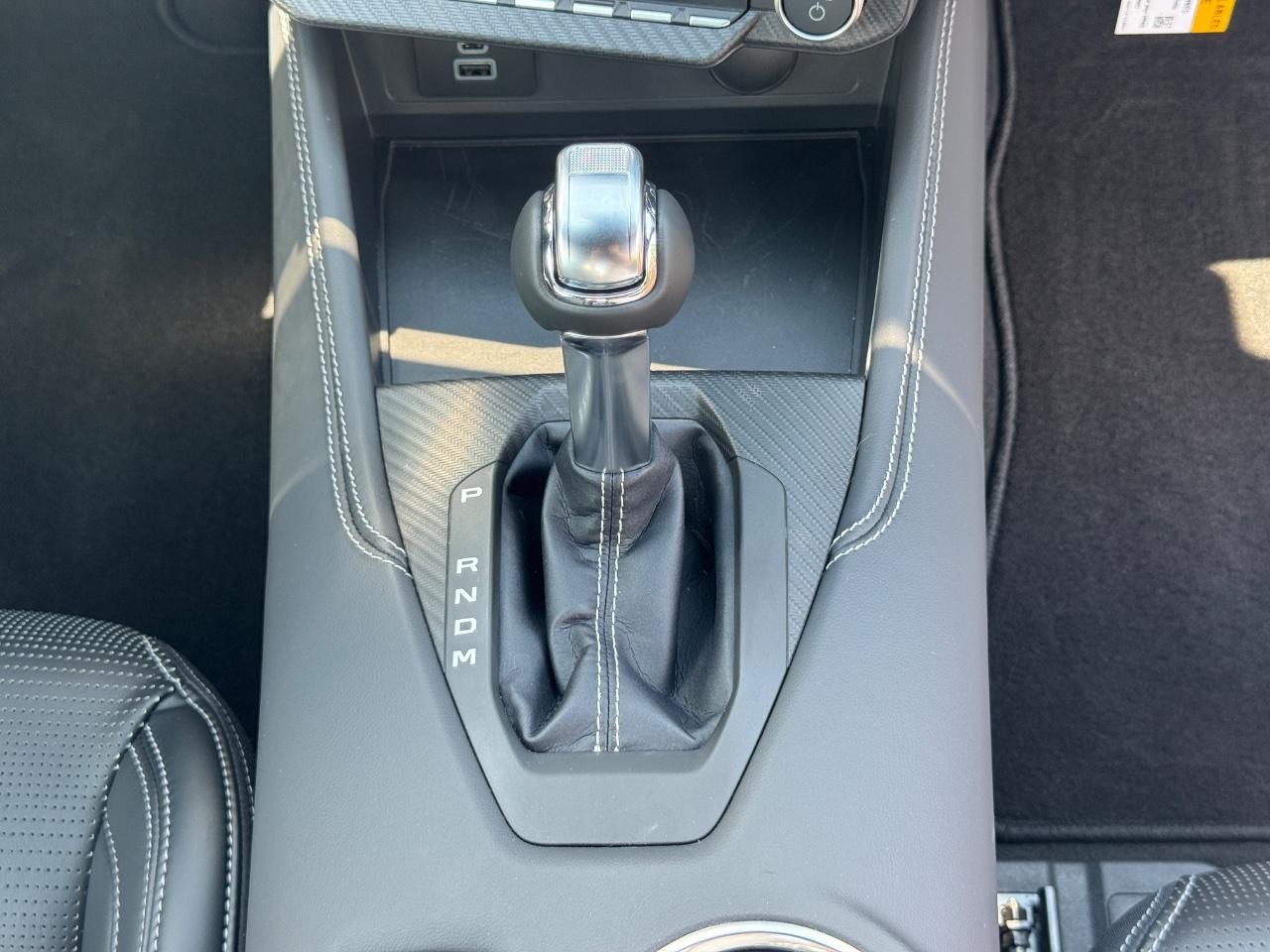 Ford Mustang Vehicle Full-screen Gallery Image 15