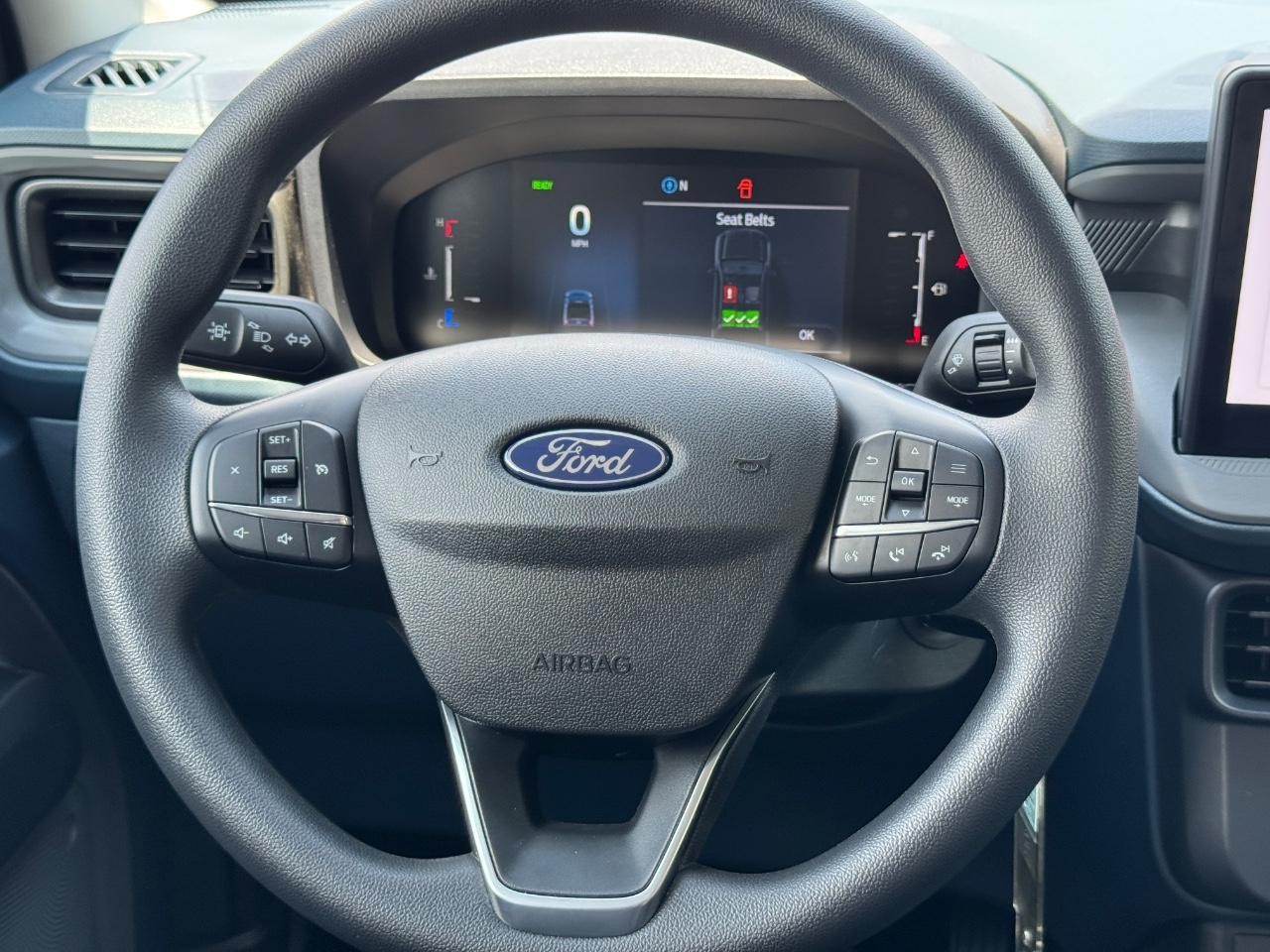 Ford Maverick Vehicle Full-screen Gallery Image 13