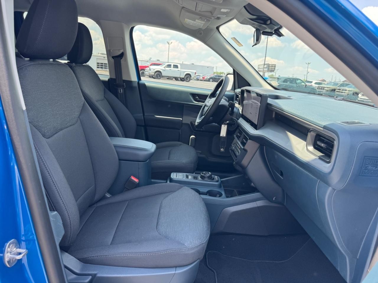 Ford Maverick Vehicle Full-screen Gallery Image 17
