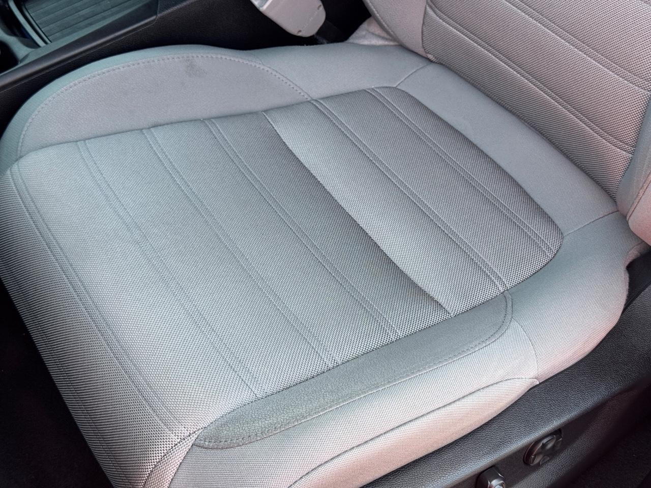 Honda CR-V Vehicle Full-screen Gallery Image 26