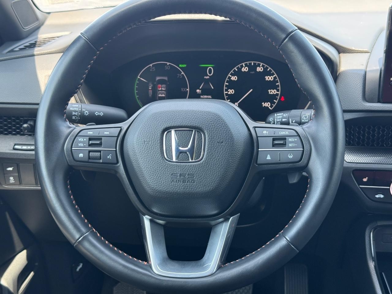 Honda CR-V Hybrid Vehicle Full-screen Gallery Image 13