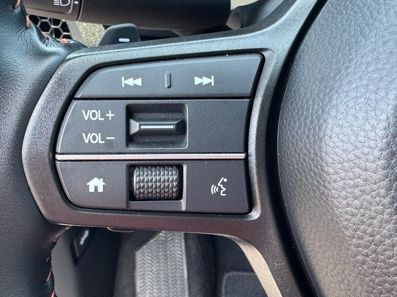 Honda CR-V Hybrid Vehicle Full-screen Gallery Image 22