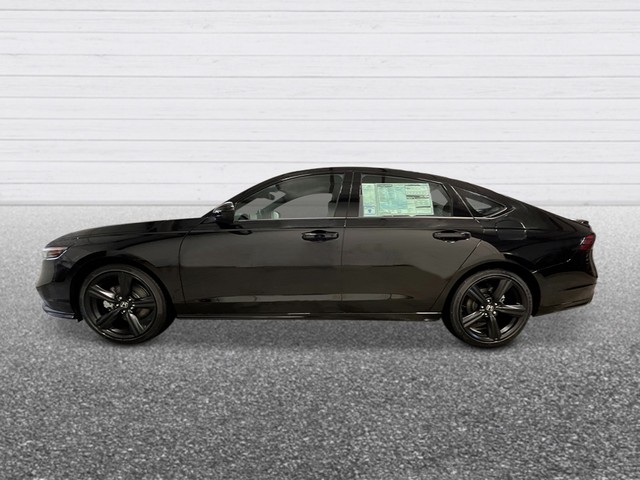 Honda Accord Hybrid Vehicle Full-screen Gallery Image 03
