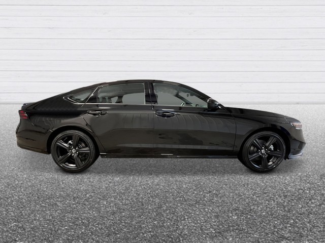 Honda Accord Hybrid Vehicle Full-screen Gallery Image 09