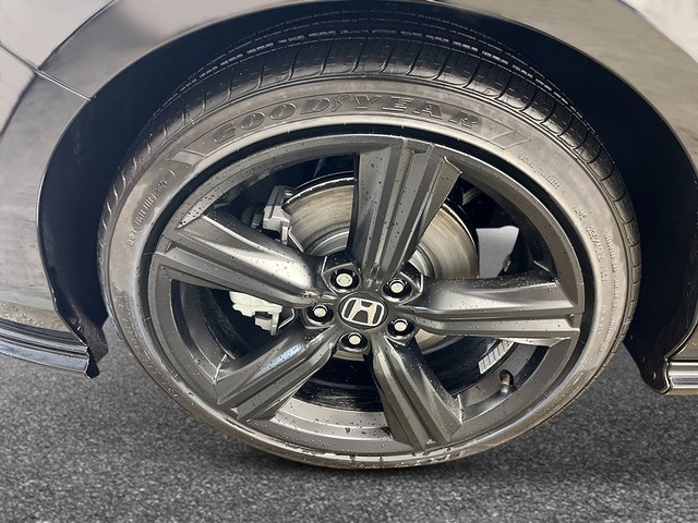 Honda Accord Hybrid Vehicle Full-screen Gallery Image 12