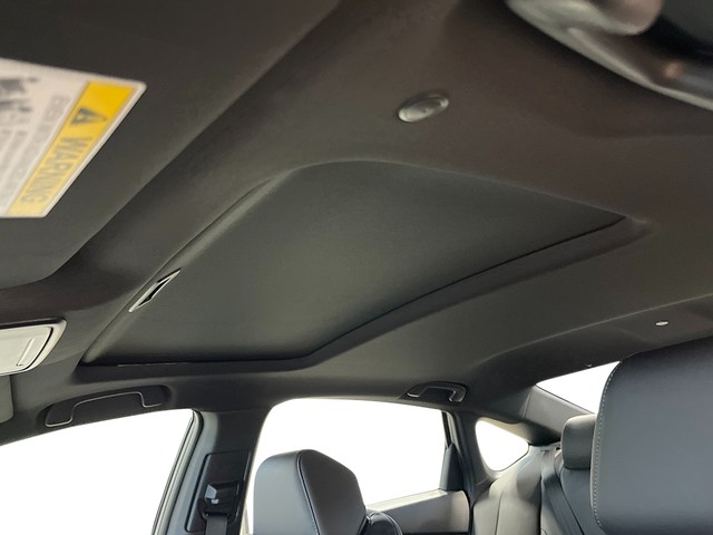 Honda Accord Hybrid Vehicle Full-screen Gallery Image 16