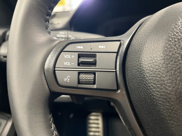 Honda Accord Hybrid Vehicle Full-screen Gallery Image 19