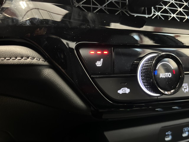 Honda Accord Hybrid Vehicle Full-screen Gallery Image 22