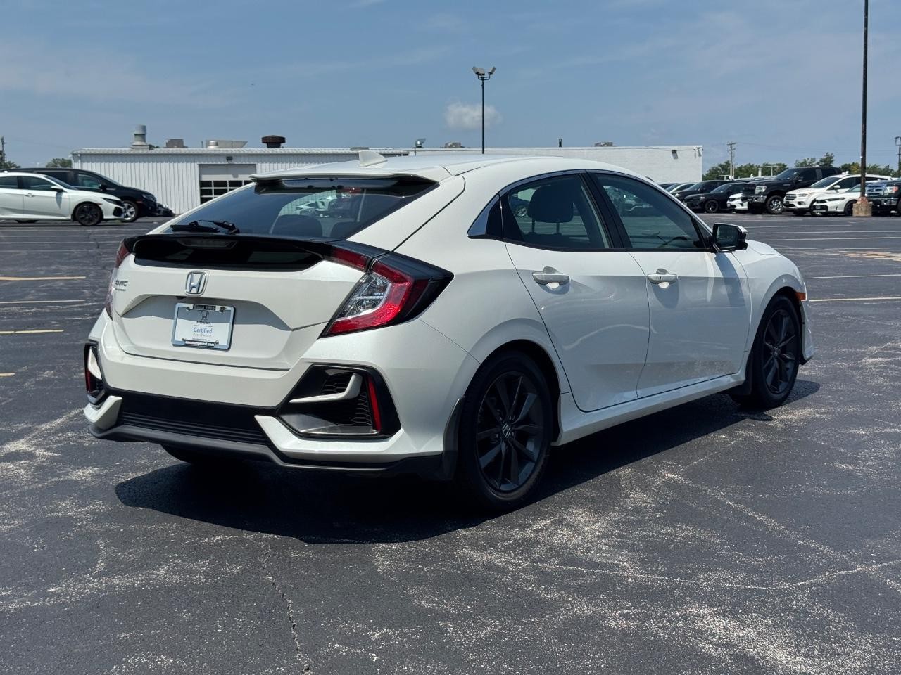 Honda Civic Hatchback Vehicle Full-screen Gallery Image 04