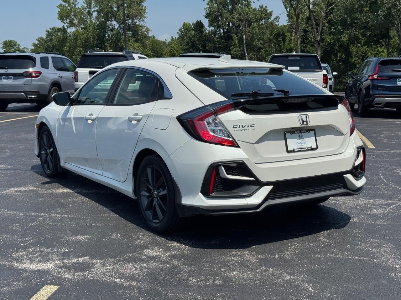 Honda Civic Hatchback Vehicle Full-screen Gallery Image 07
