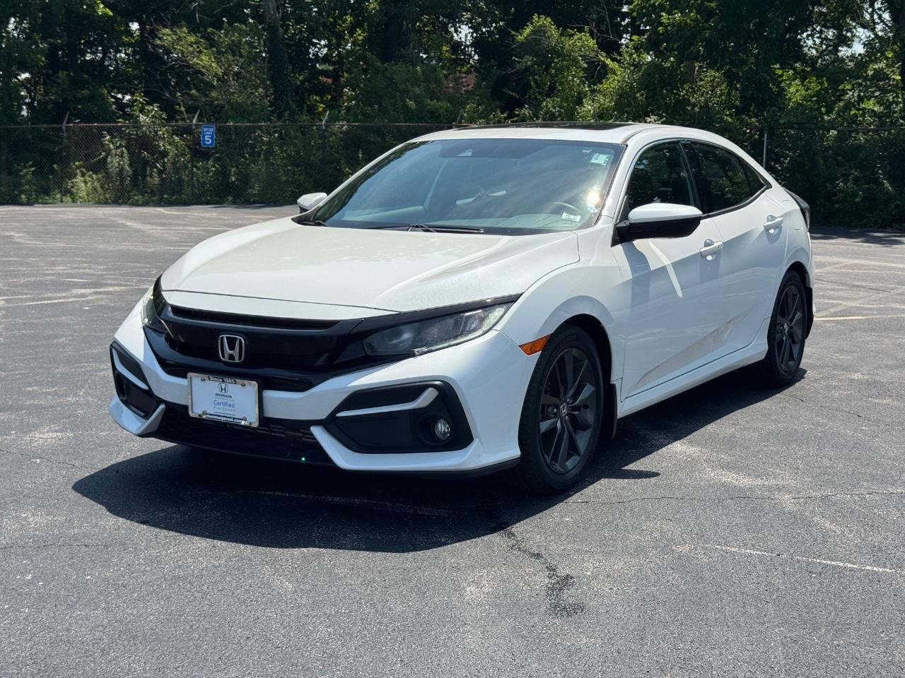 Honda Civic Hatchback Vehicle Full-screen Gallery Image 09