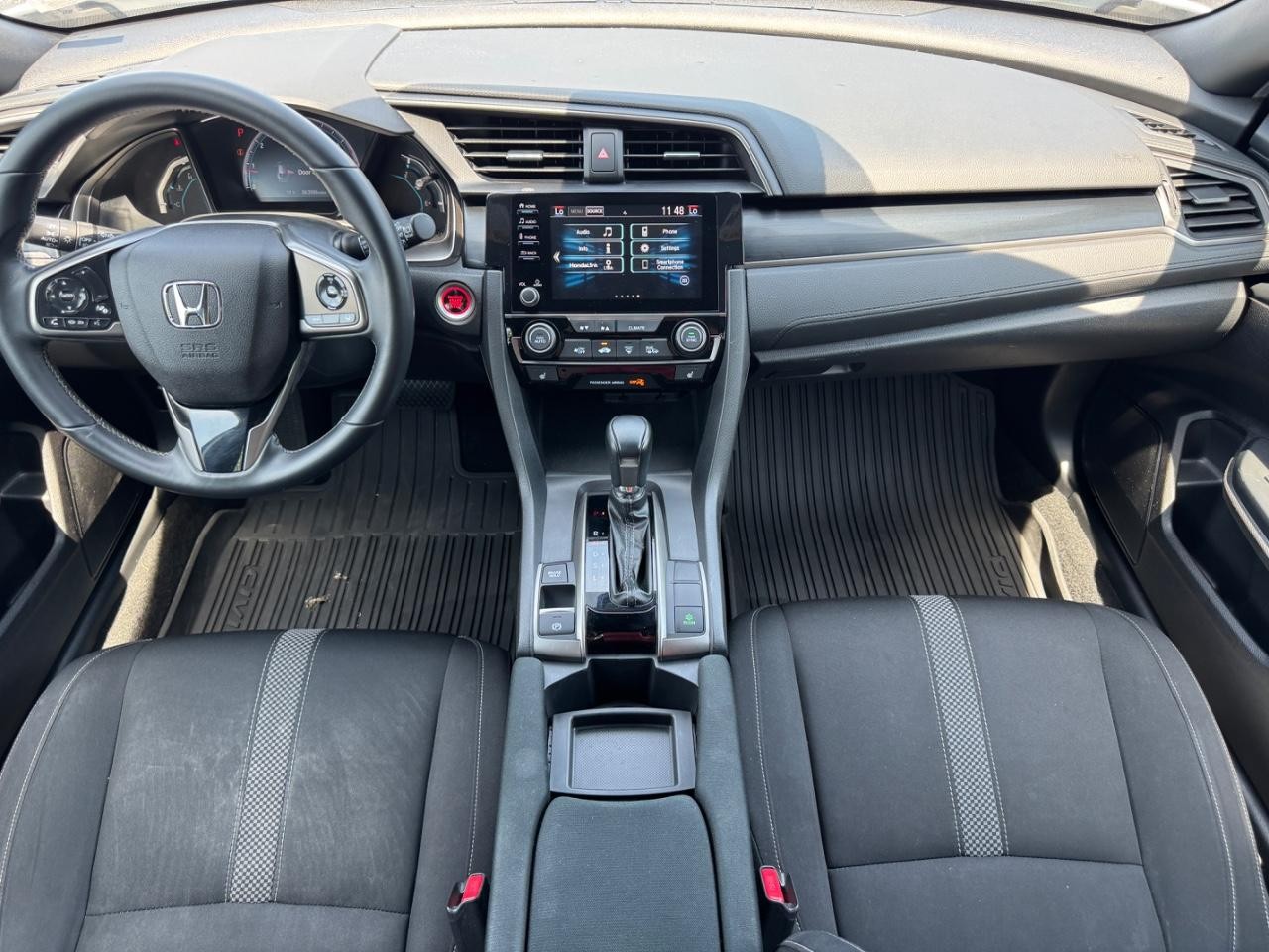 Honda Civic Hatchback Vehicle Full-screen Gallery Image 12