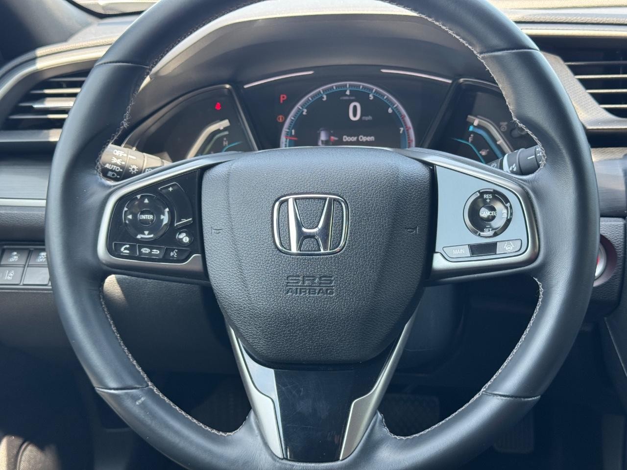 Honda Civic Hatchback Vehicle Full-screen Gallery Image 13