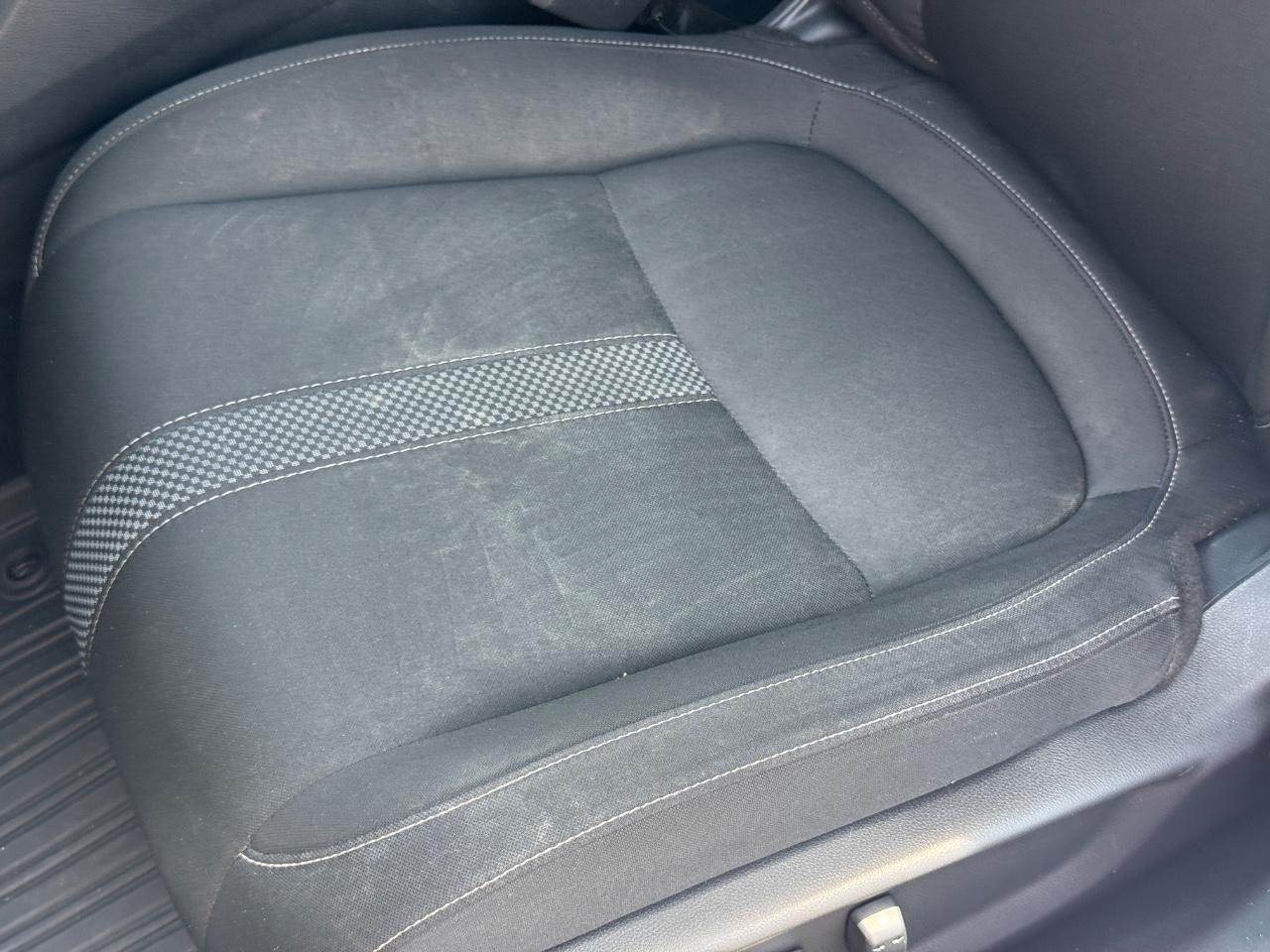 Honda Civic Hatchback Vehicle Full-screen Gallery Image 25