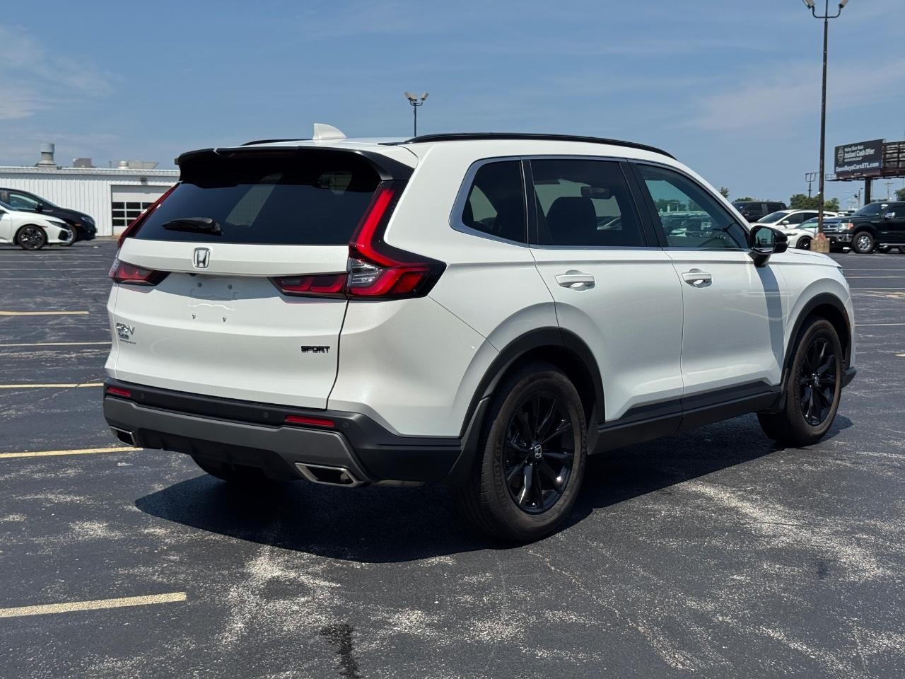 Honda CR-V Hybrid Vehicle Full-screen Gallery Image 04