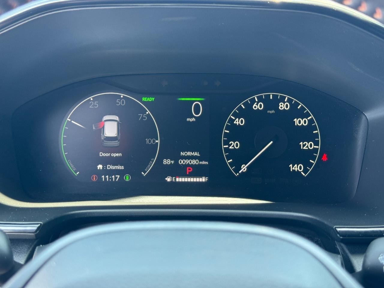 Honda CR-V Hybrid Vehicle Full-screen Gallery Image 21