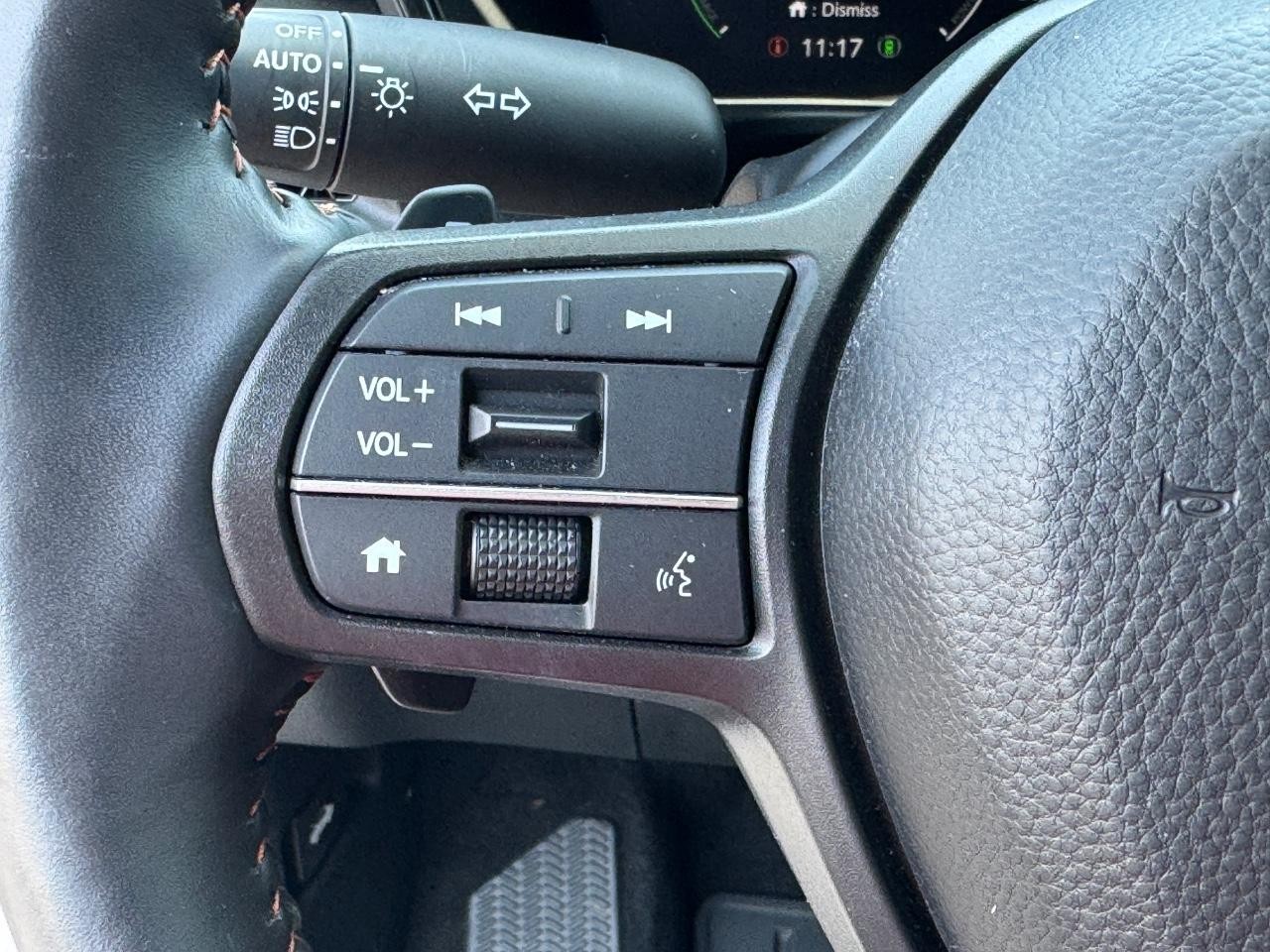 Honda CR-V Hybrid Vehicle Full-screen Gallery Image 22