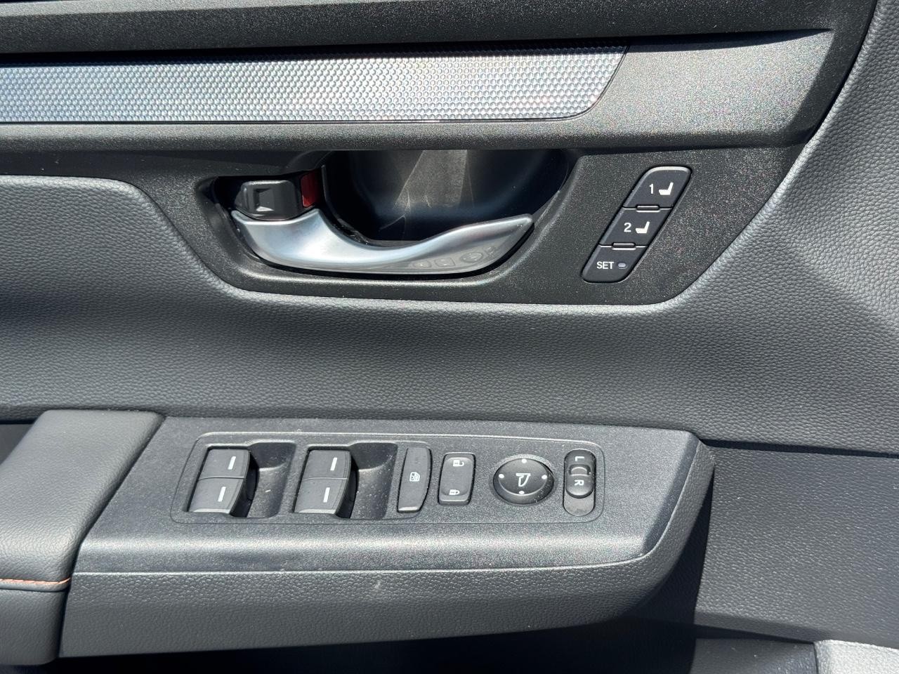 Honda CR-V Hybrid Vehicle Full-screen Gallery Image 26
