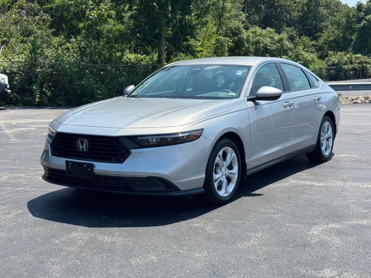 Honda Accord Sedan Vehicle Full-screen Gallery Image 09