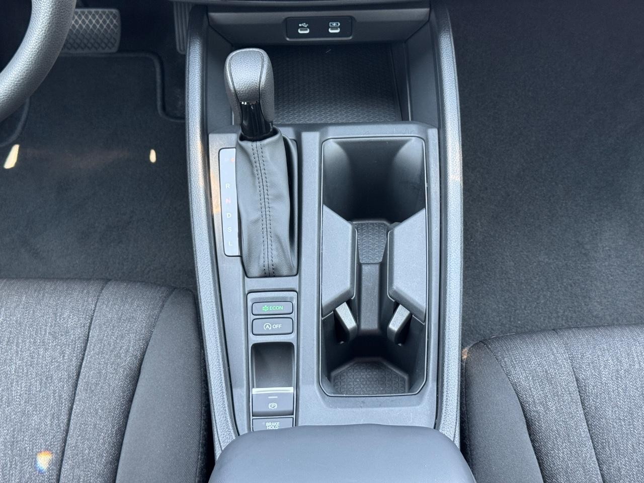 Honda Accord Sedan Vehicle Full-screen Gallery Image 16