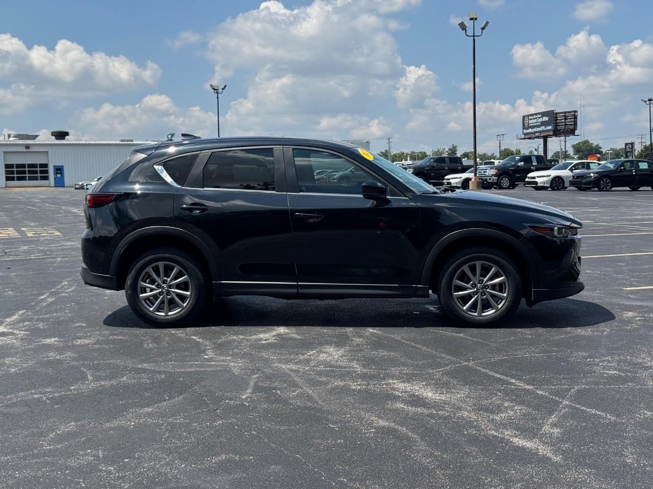 Mazda CX-5 Vehicle Full-screen Gallery Image 03