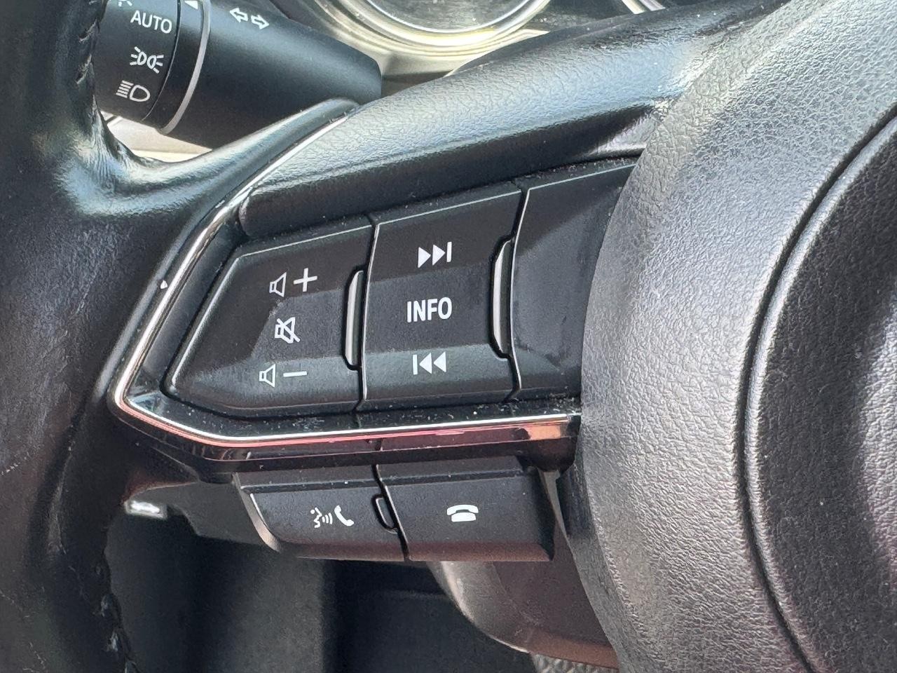 Mazda CX-5 Vehicle Full-screen Gallery Image 22