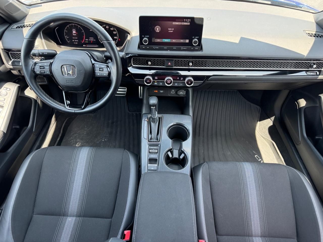 Honda Civic Sedan Vehicle Full-screen Gallery Image 12