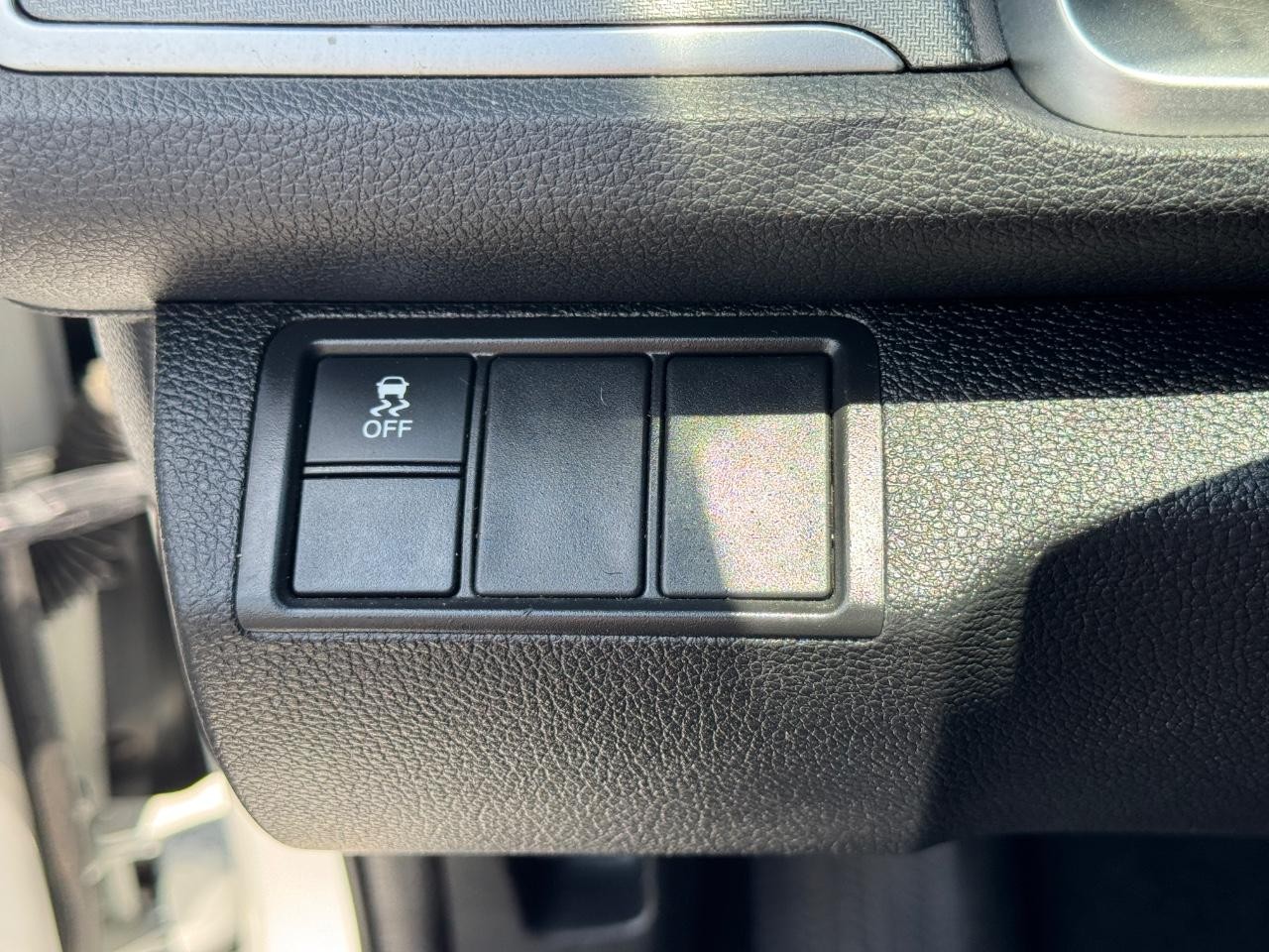 Honda Civic Coupe Vehicle Full-screen Gallery Image 22