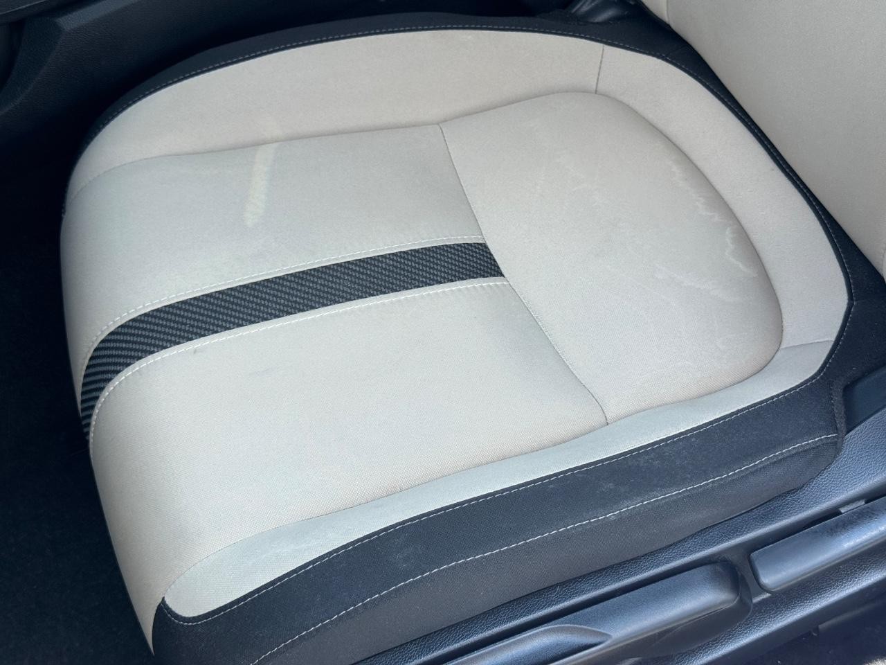 Honda Civic Coupe Vehicle Full-screen Gallery Image 25