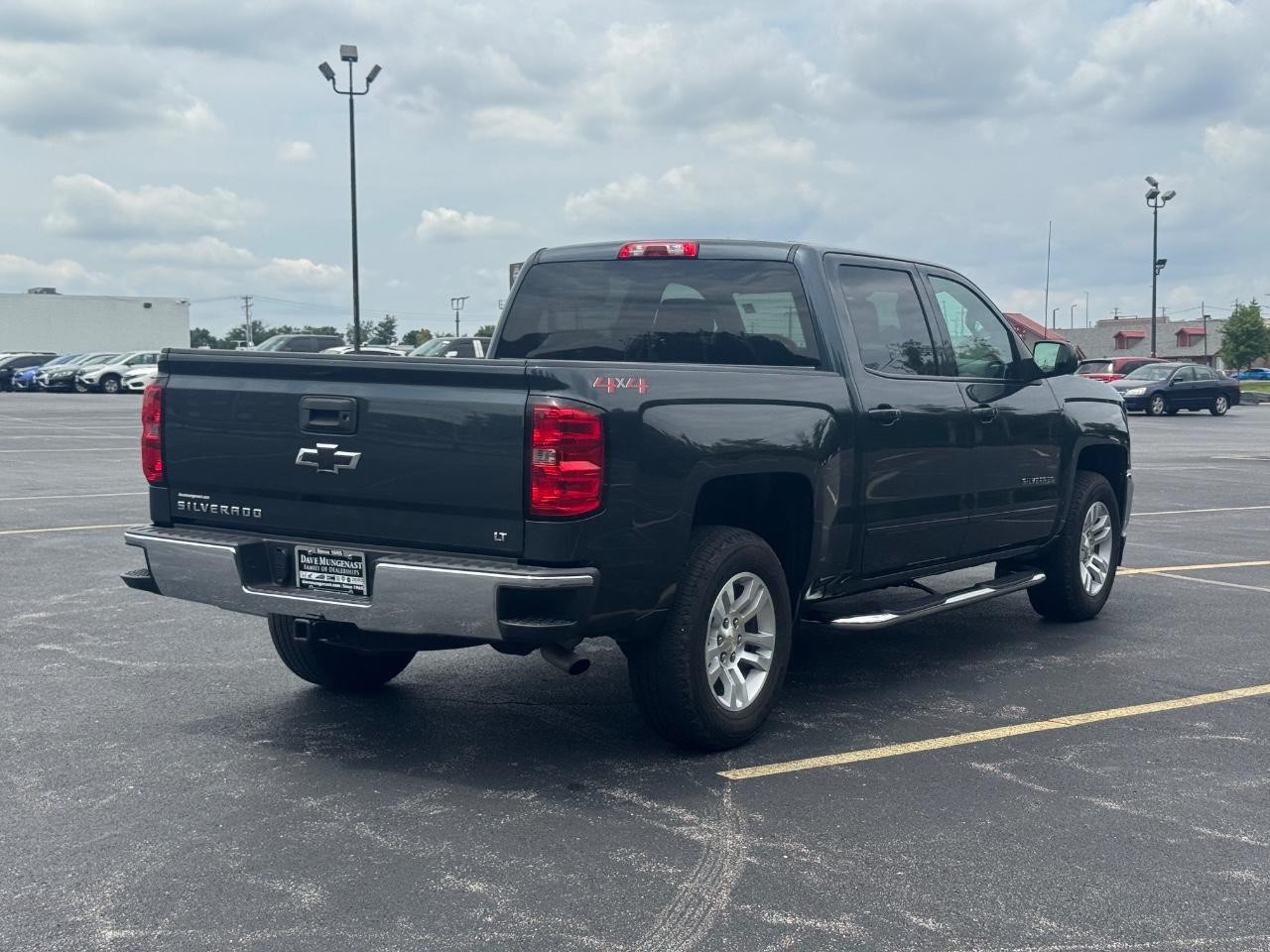 Chevrolet Silverado 1500 Vehicle Full-screen Gallery Image 04