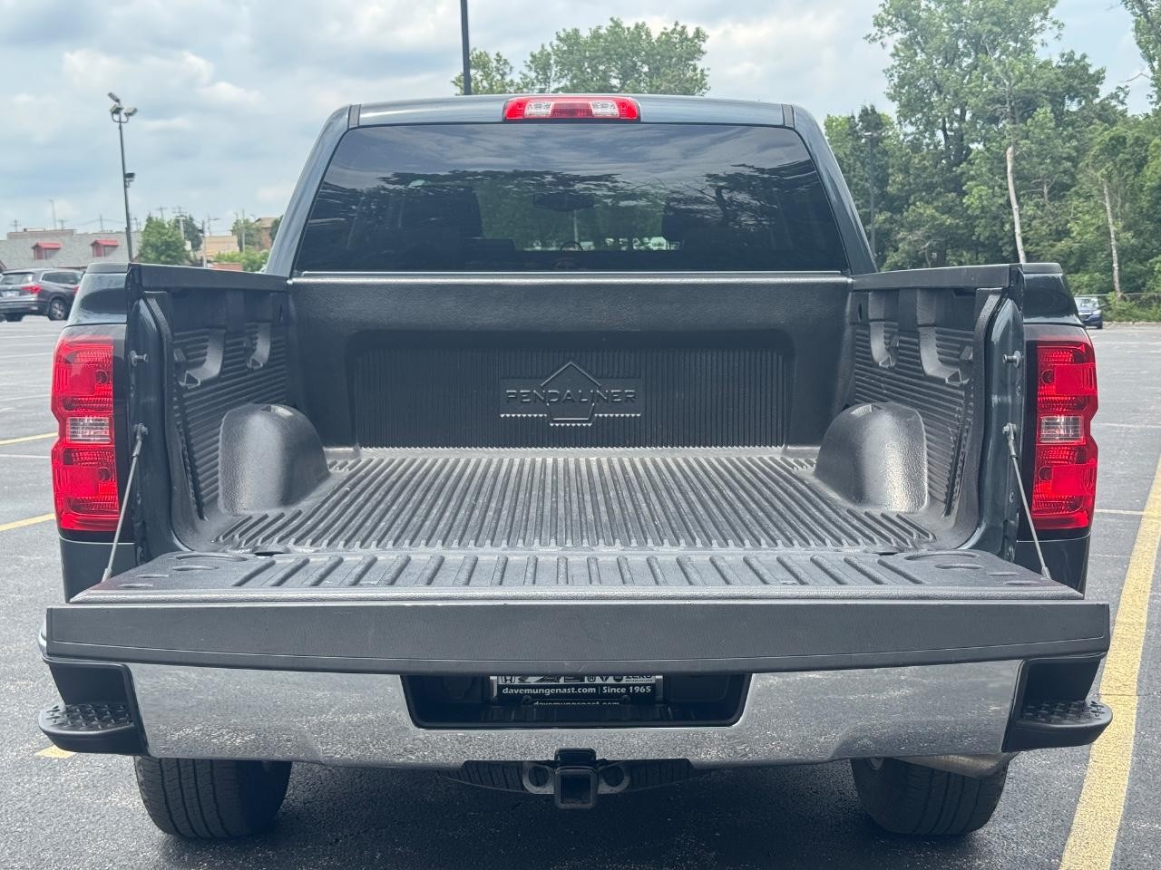 Chevrolet Silverado 1500 Vehicle Full-screen Gallery Image 05