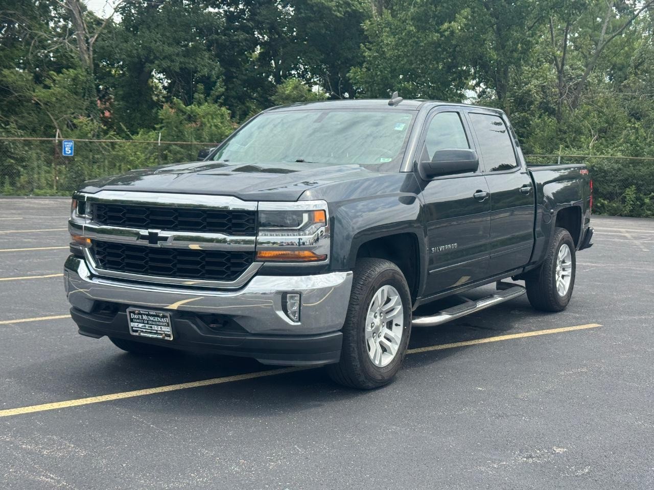 Chevrolet Silverado 1500 Vehicle Full-screen Gallery Image 09