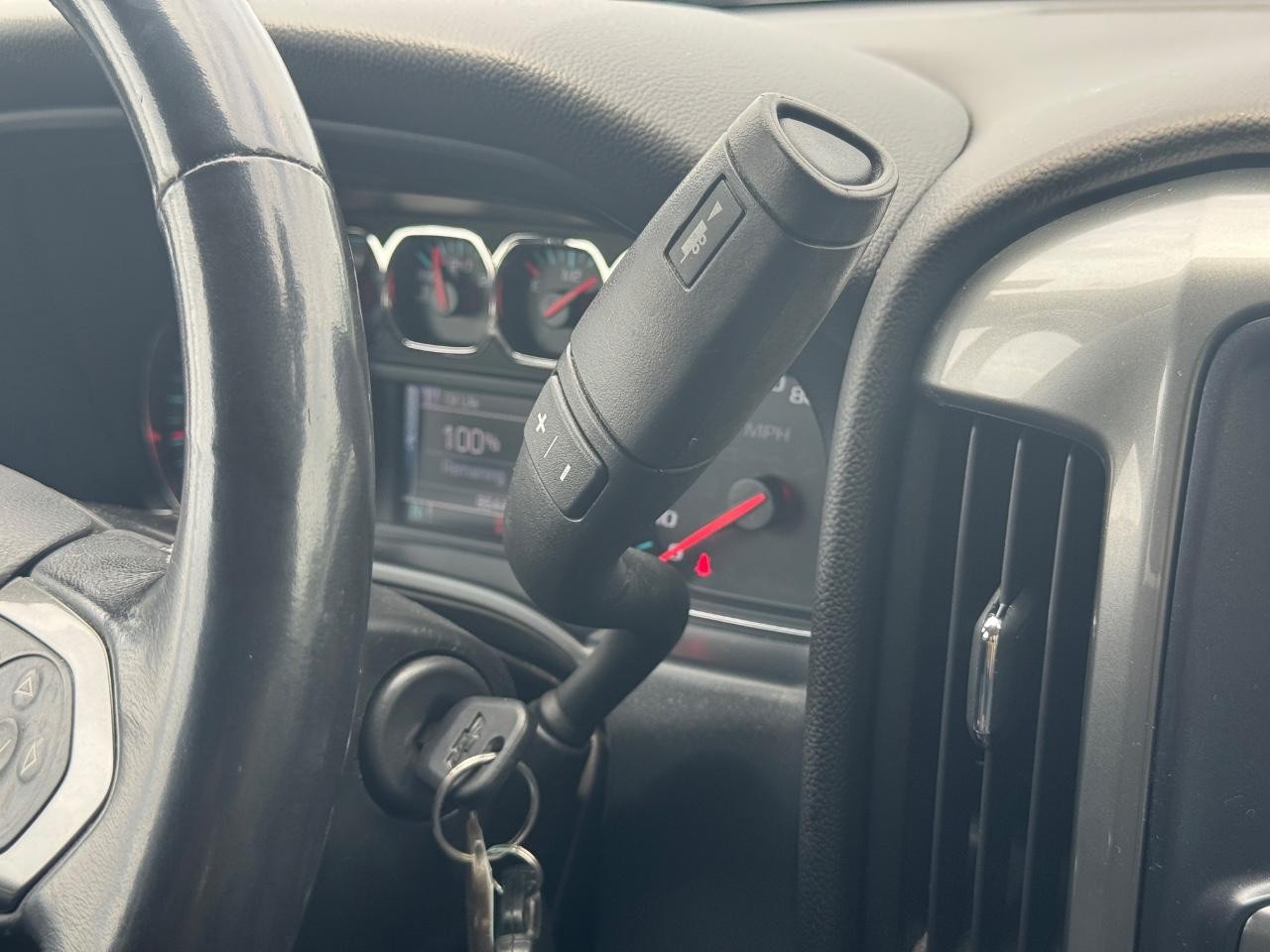 Chevrolet Silverado 1500 Vehicle Full-screen Gallery Image 16