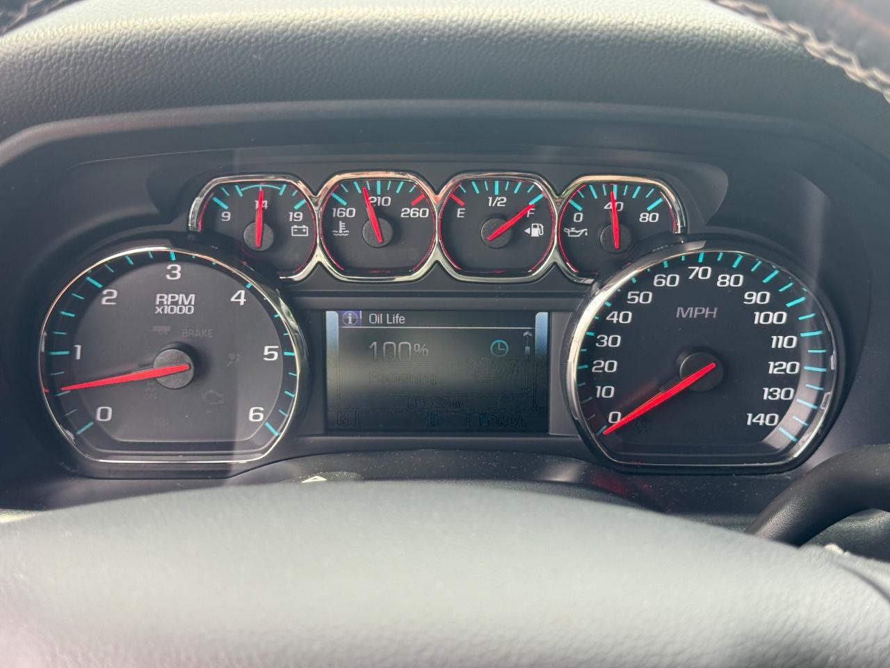 Chevrolet Silverado 1500 Vehicle Full-screen Gallery Image 19