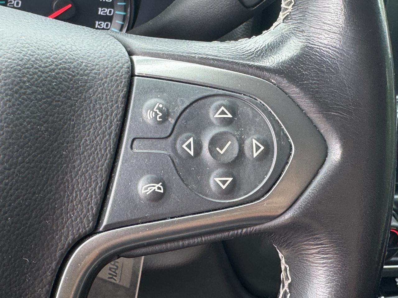 Chevrolet Silverado 1500 Vehicle Full-screen Gallery Image 21