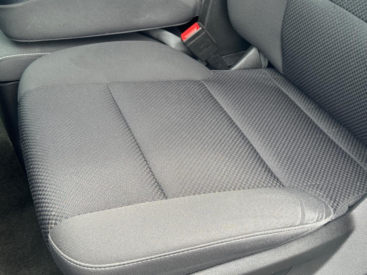 Chevrolet Silverado 1500 Vehicle Full-screen Gallery Image 25
