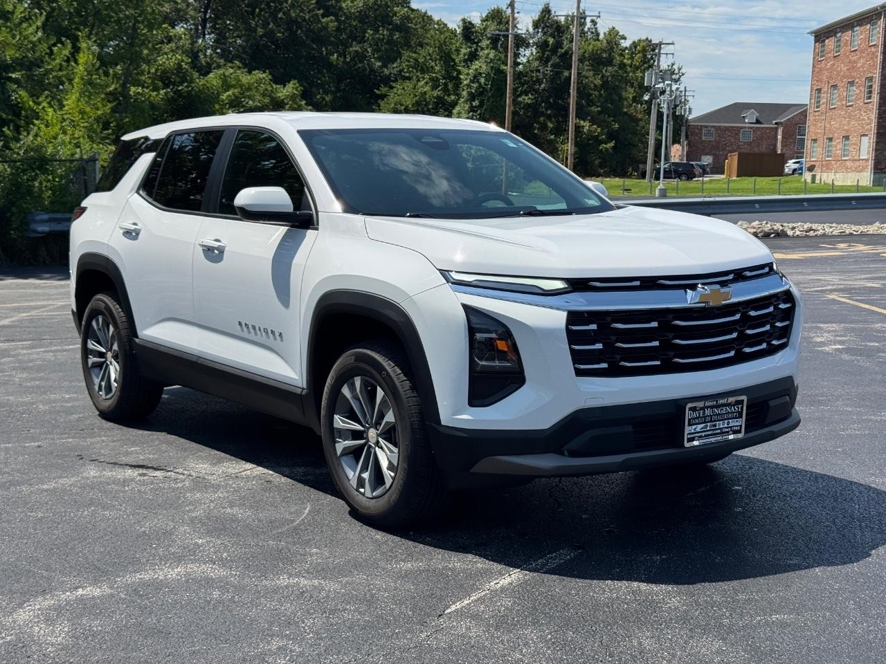 Chevrolet Equinox Vehicle Full-screen Gallery Image 02
