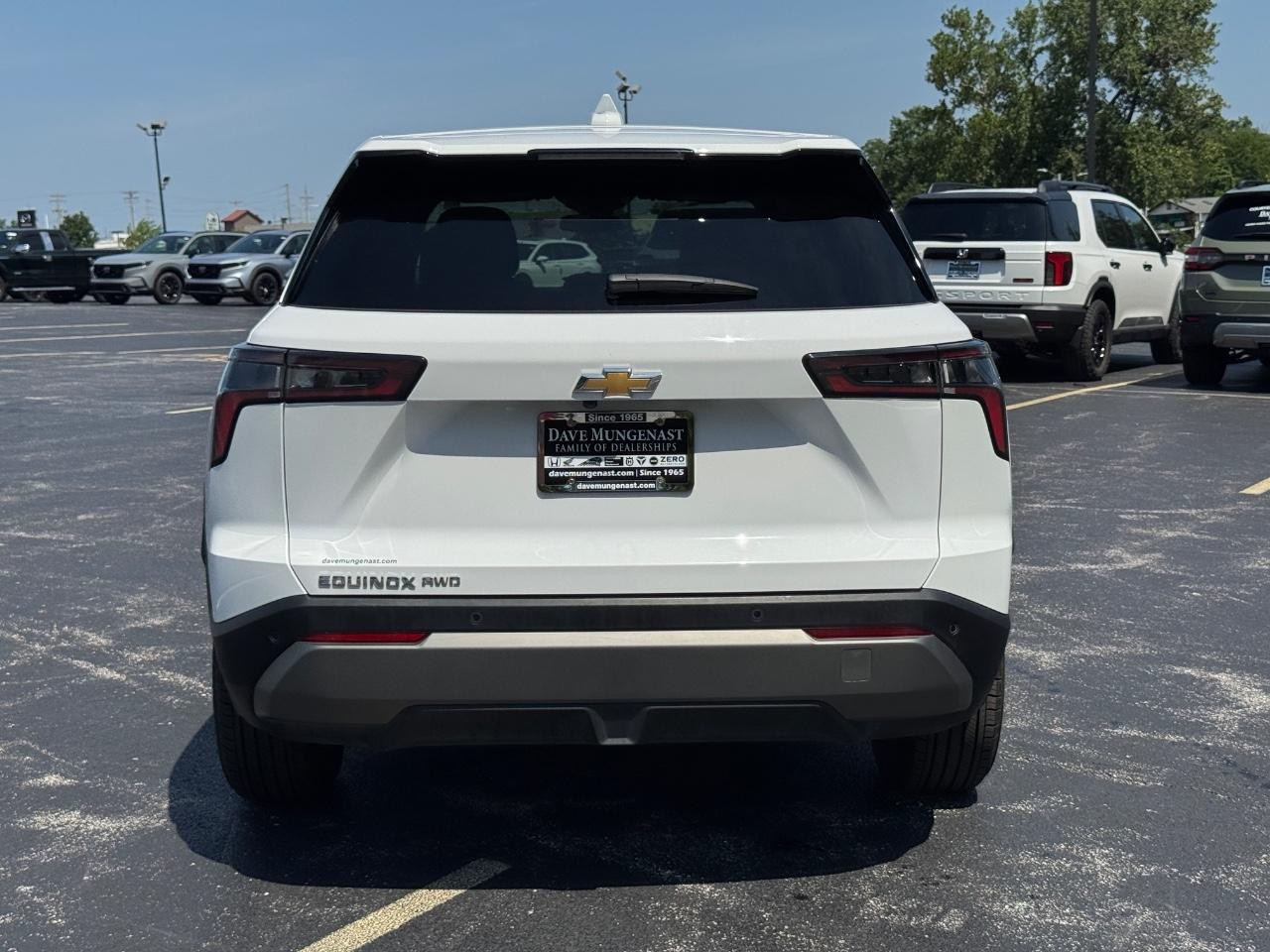 Chevrolet Equinox Vehicle Full-screen Gallery Image 06