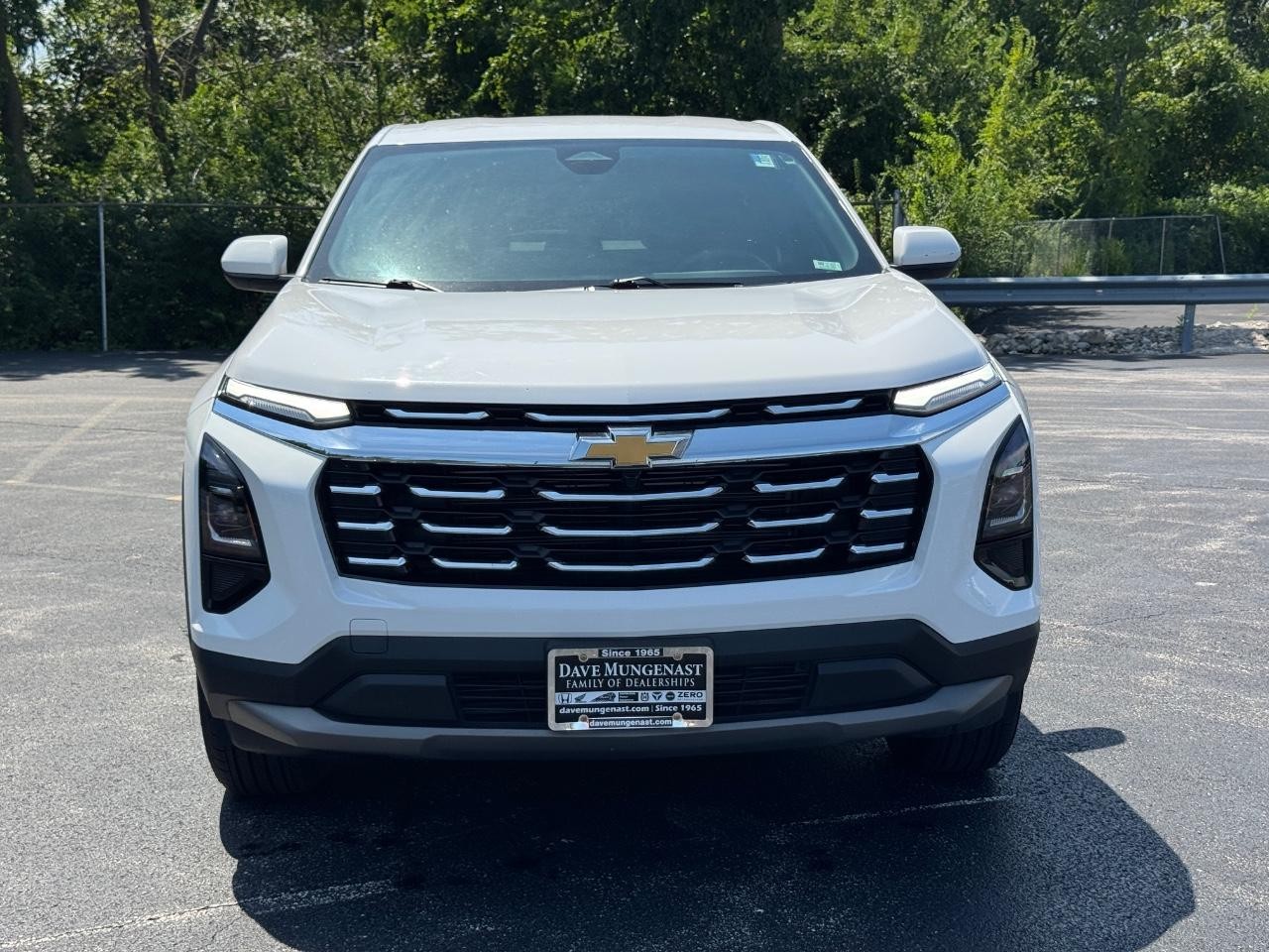 Chevrolet Equinox Vehicle Full-screen Gallery Image 10