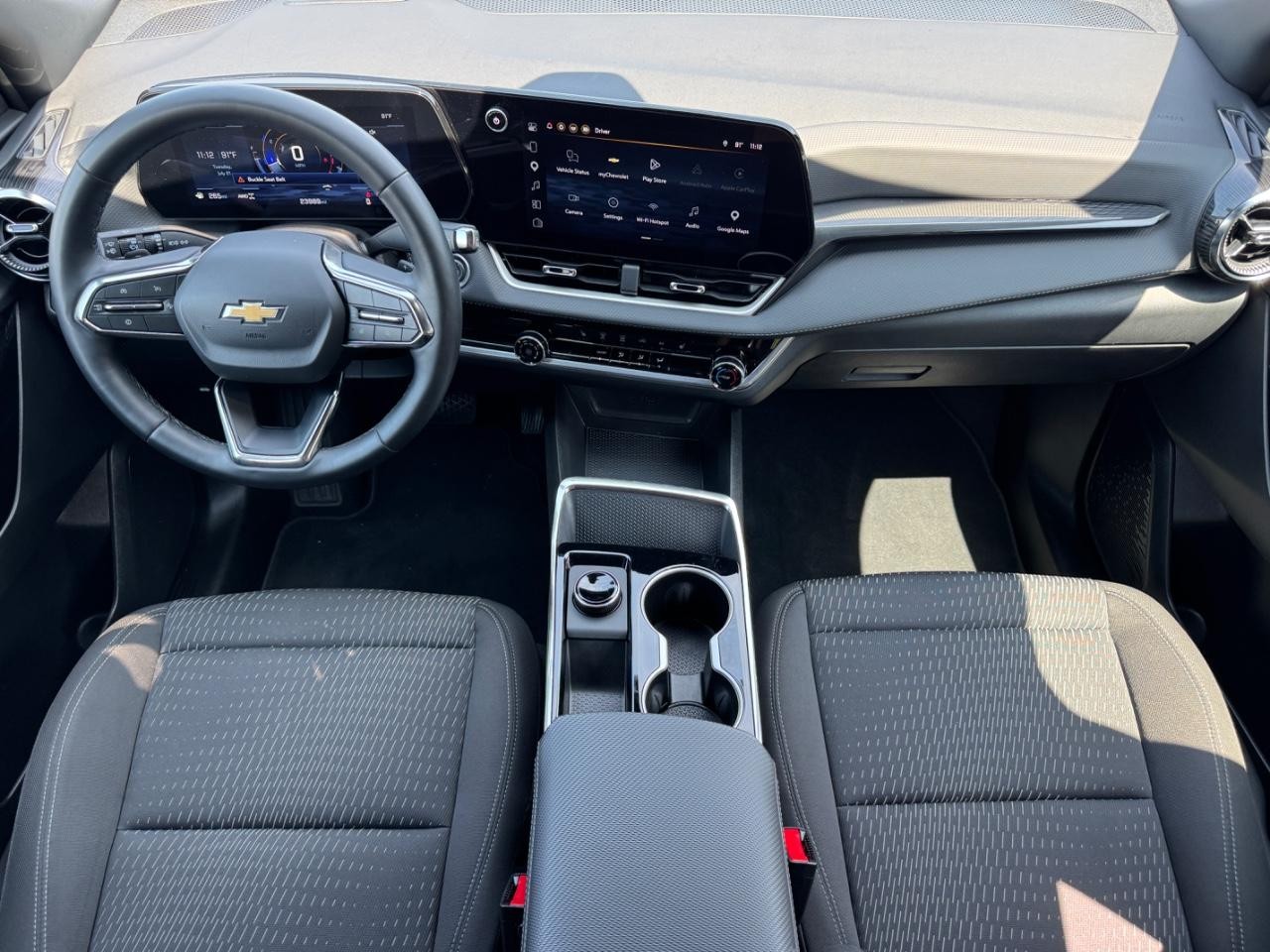 Chevrolet Equinox Vehicle Full-screen Gallery Image 12