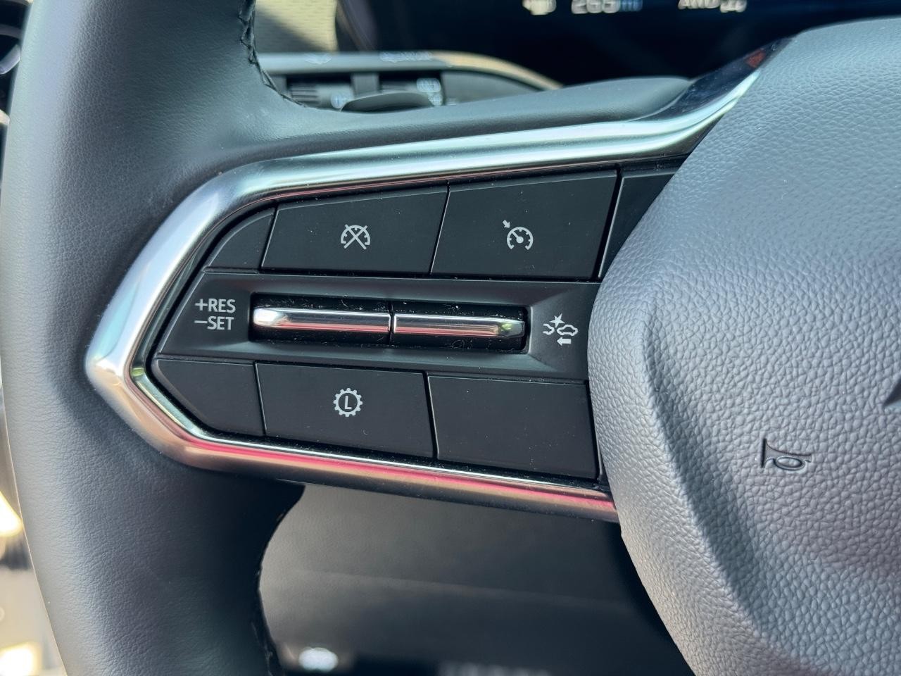 Chevrolet Equinox Vehicle Full-screen Gallery Image 21