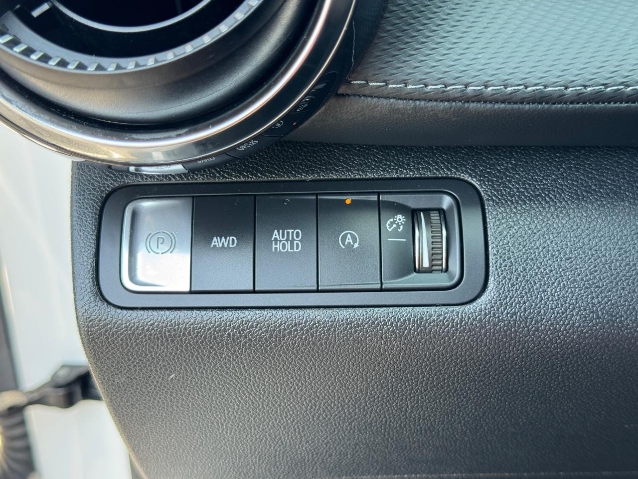 Chevrolet Equinox Vehicle Full-screen Gallery Image 23
