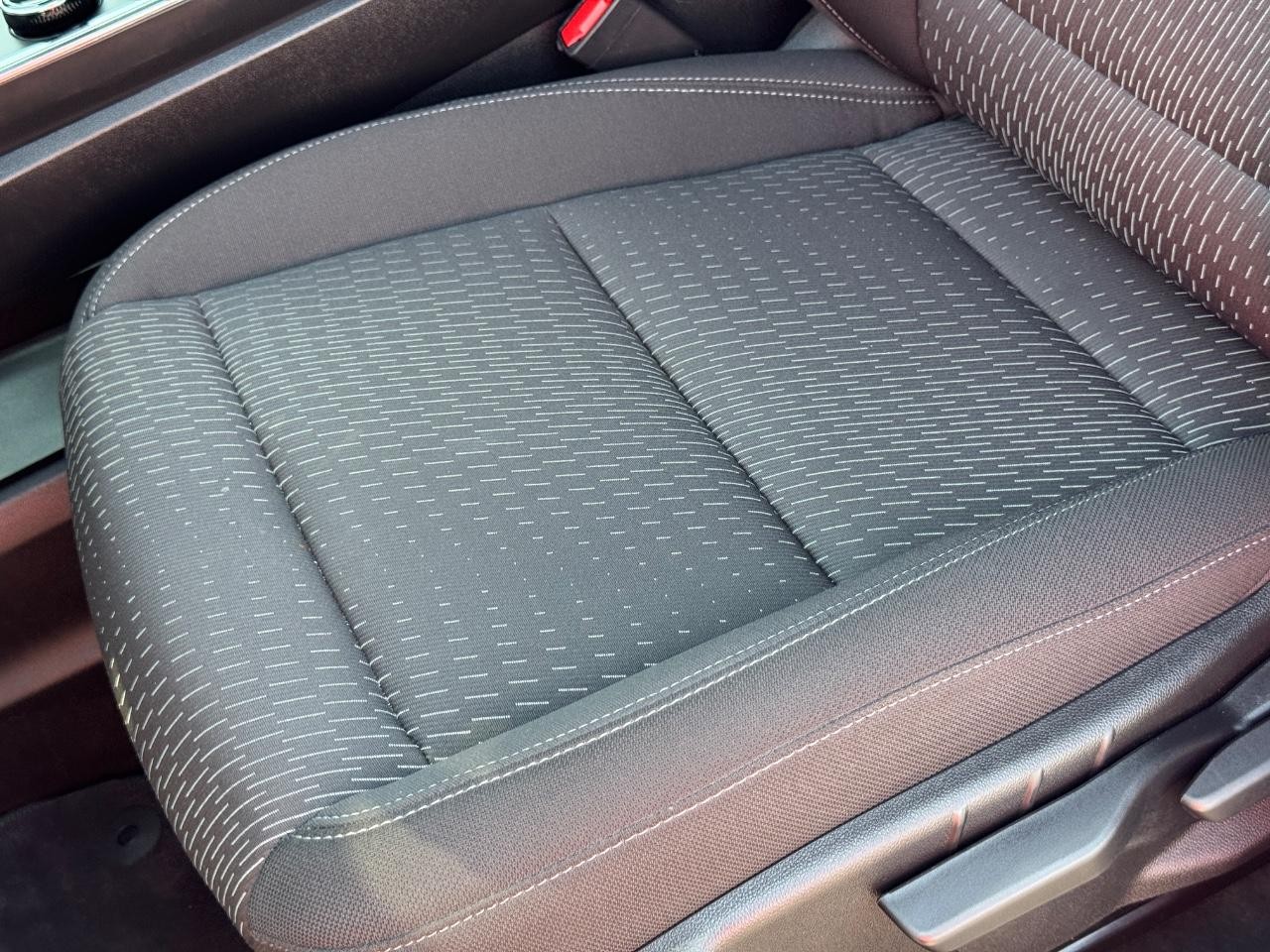 Chevrolet Equinox Vehicle Full-screen Gallery Image 27