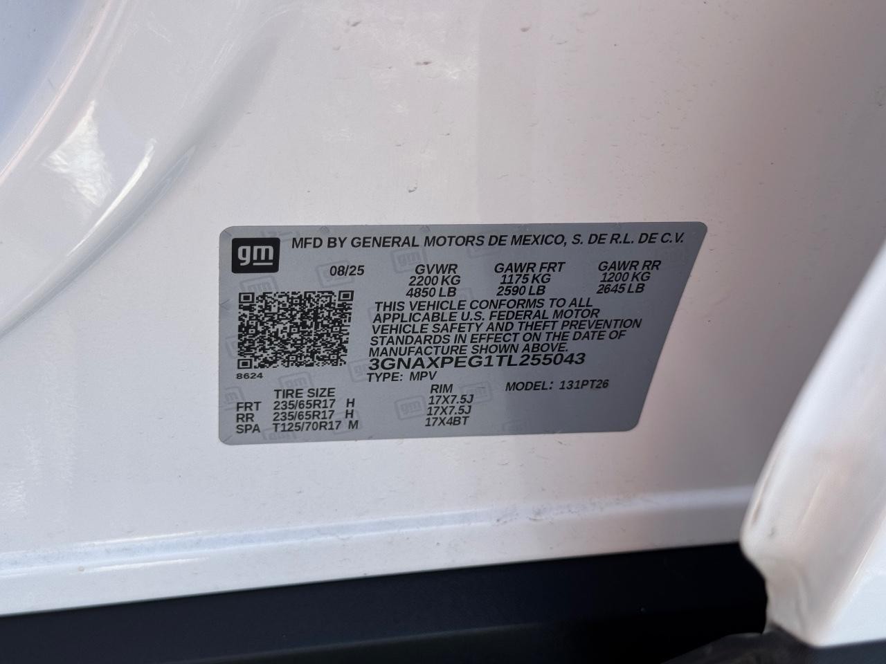 Chevrolet Equinox Vehicle Full-screen Gallery Image 28