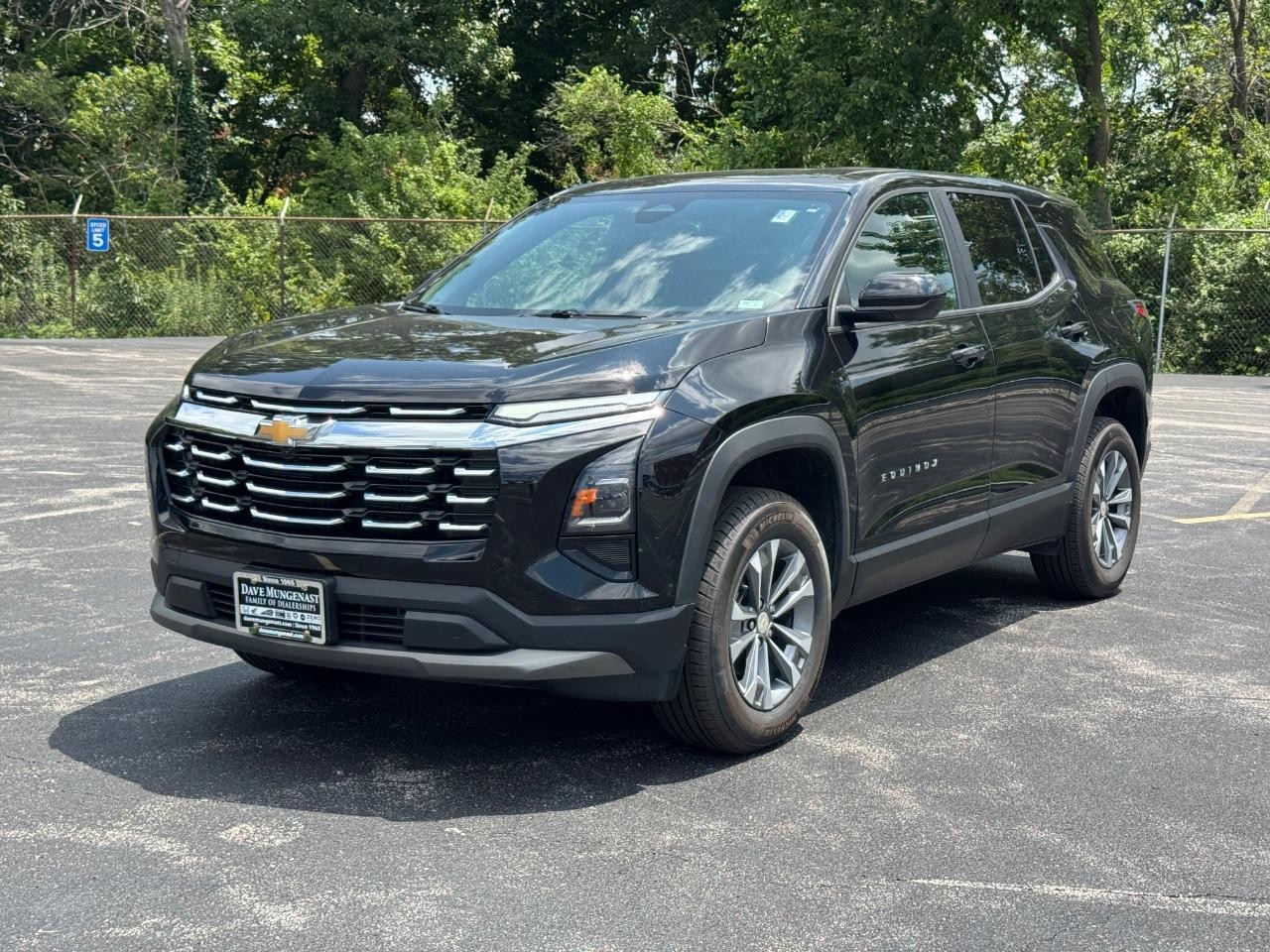 Chevrolet Equinox Vehicle Full-screen Gallery Image 09