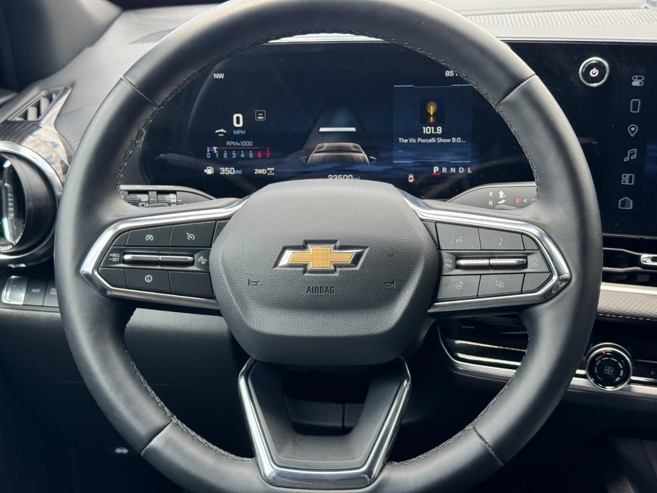 Chevrolet Equinox Vehicle Full-screen Gallery Image 13