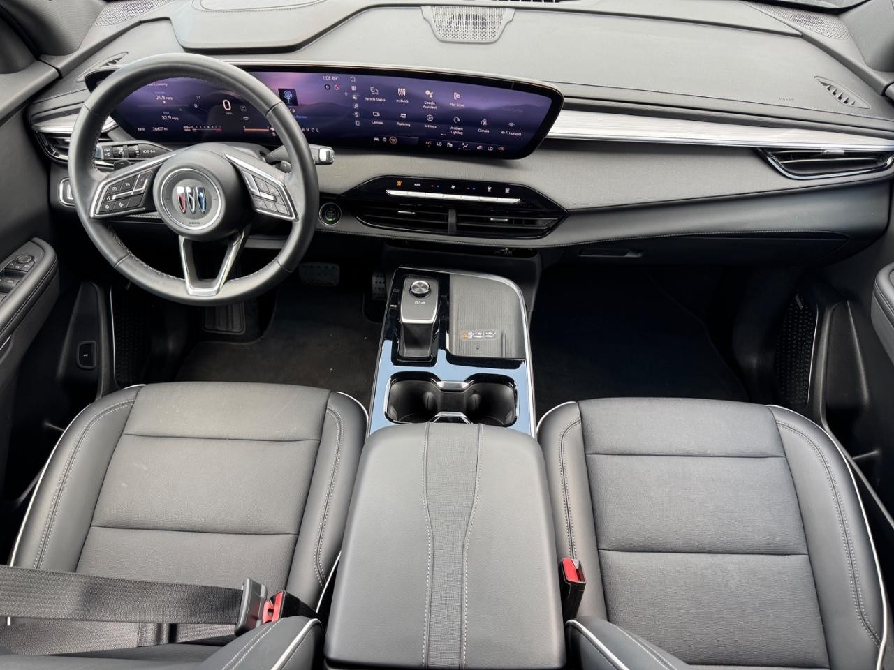 Buick Enclave Vehicle Full-screen Gallery Image 13