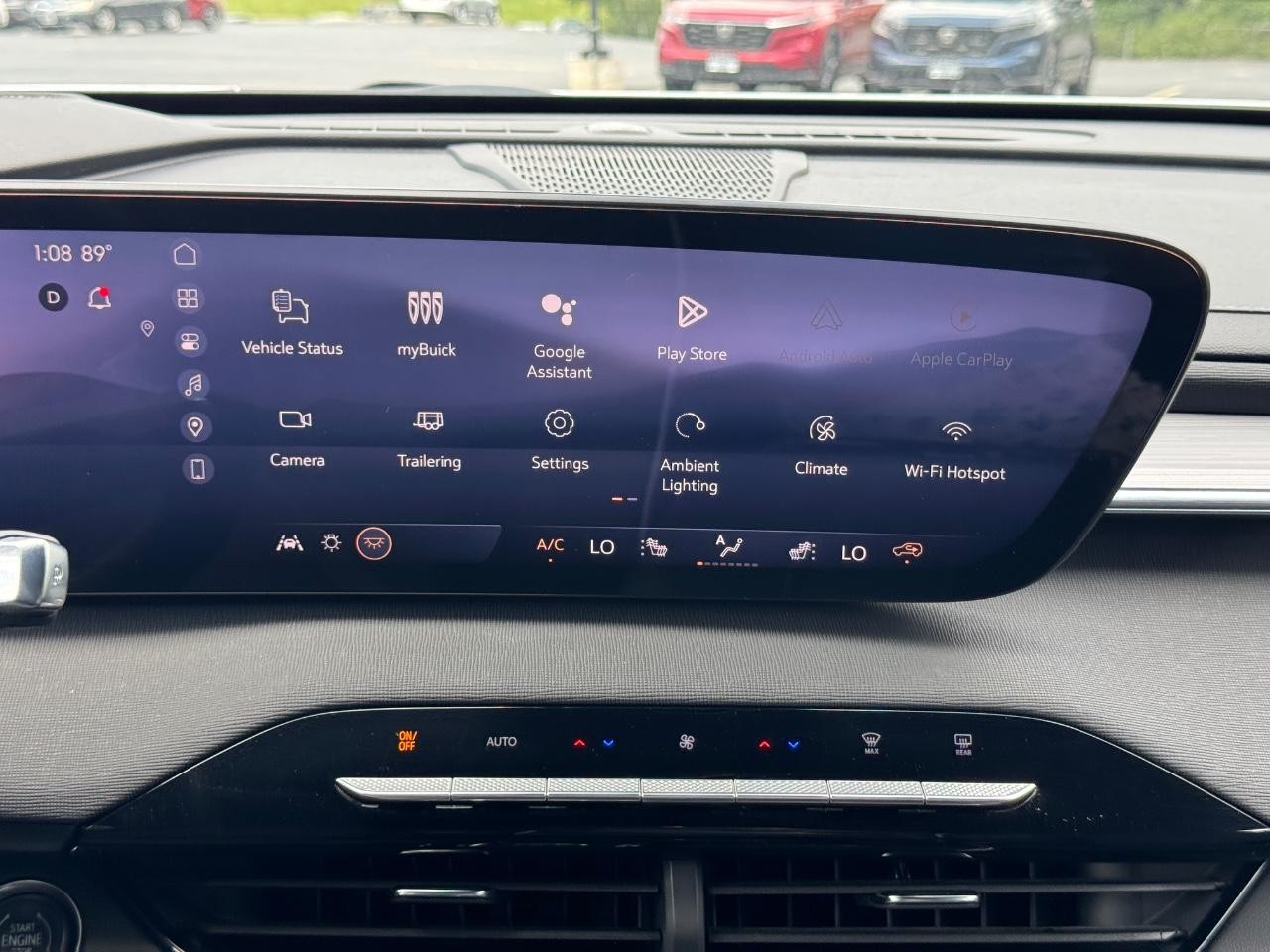 Buick Enclave Vehicle Full-screen Gallery Image 15